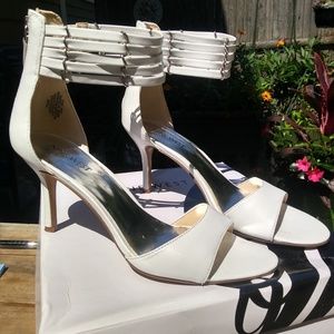 Ladies high heeled shoes size 7.5M
